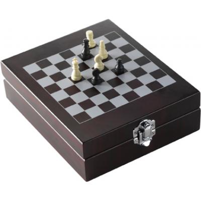 Image of Wine set with chess-game